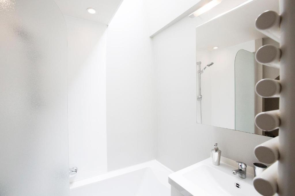The Abiente Rooms room 2